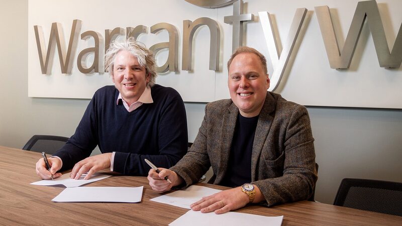 Master mechanic and tv star Edd China and Warrantywise owner Lawrence Whittaker signing for Edd to become Arbiter
