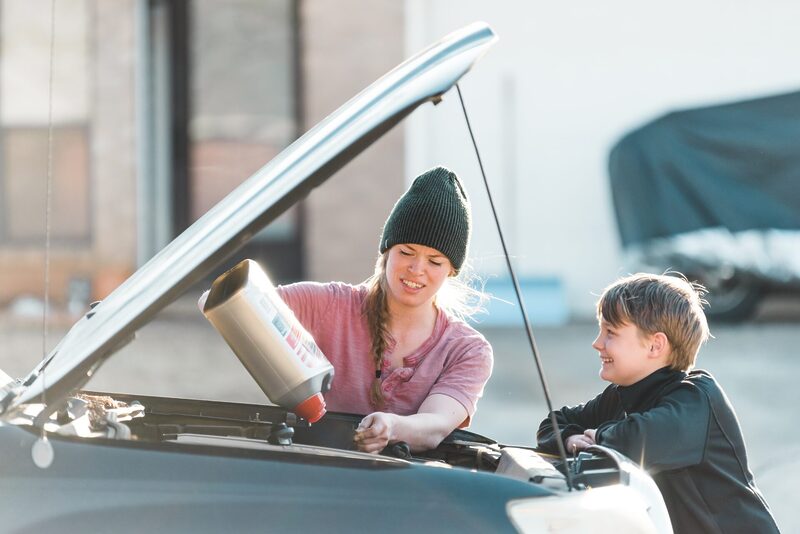 changing-the-oil-in-a-pickup-truck-2024-09-19-04-26-41-utc | Warrantywise